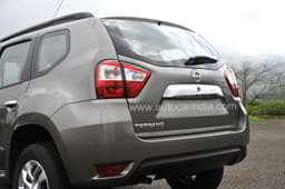 Aside from the tail-lights, the rear does resemble the Duster's.